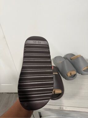 Yeezy | Shoes | Yeezy Slides In Pure Size 8 In Us Men And  display picture 1